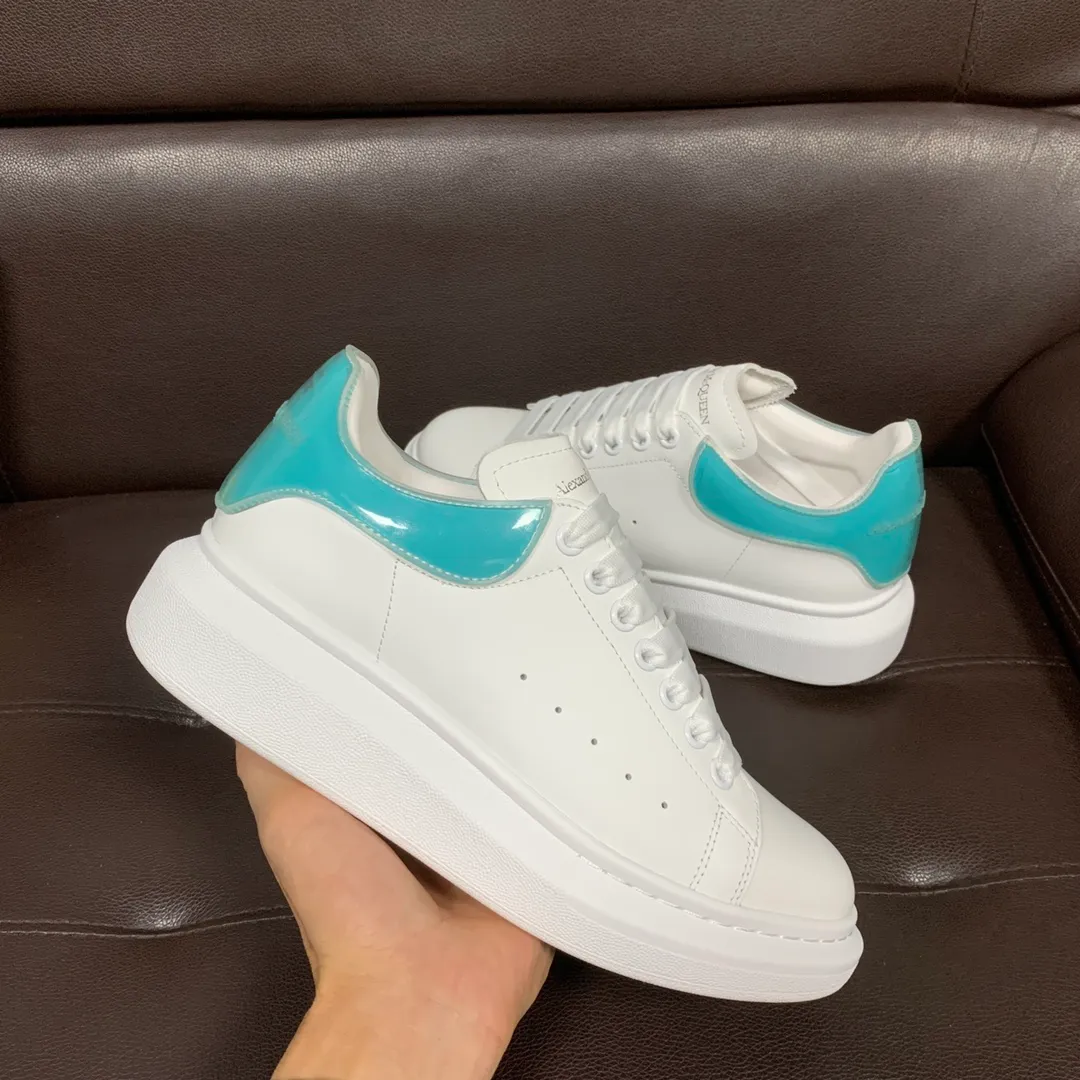 👟👟Ex-factory price 560👟👟 Professional McQueen factory. Top version. Couple style👫 Alexander McQUEEN high version has been upgraded to the highest quality again✅ 💪McQueen Spring, Summer, Autumn and Winter Top version Purchasing level✅ Recruiting national online and offline agents to join🤝 🏆Fabric: Italian imported leather, high texture, water-resistant and does not discolor, 🏆Inner: ️Grade A water-dyed sheepskin imported from Italy is dirt-resistant, sweat-absorbent, breathable and comfortable... The heel is embossed with high temperature convex and concave. 🏆 Foot pads: top-grade Italian super-soft cowhide leather 🏆 Outsole: PU original green transparent counter 1:1 🏆 Shoe box: original beige box. Plus white flip cover and double layer protection. Cloth bag, handbag. Certificate of 1:1 mold opening 4-piece set. Delivered with a pair of shoelaces. 🖕🏿🖕🏿🖕🏿You can choose any pair of shoelaces in any color of our factory. 🏆Code number: female 34-41. male 38-46. 🏆Special remarks (female size 34.40.41, male size 38.45.46 are customized and cannot be returned or exchanged) Please note when placing an order in Niuli! Win-win cooperation🤝